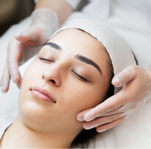 جراحی صورت در کلینیک وِنیس